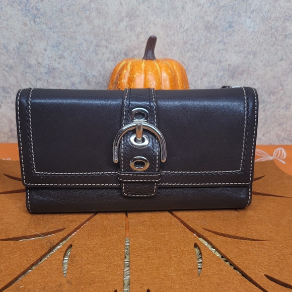 Coach Handbags - Vintage Coach leather wallet
